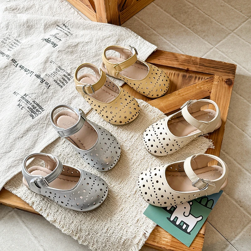

Детская повседневная обувь, обувь из искусственной кожи, модная однотонная весенняя обувь с пряжкой для девочек, противоскользящая белая серебристая обувь, размер 21-34
