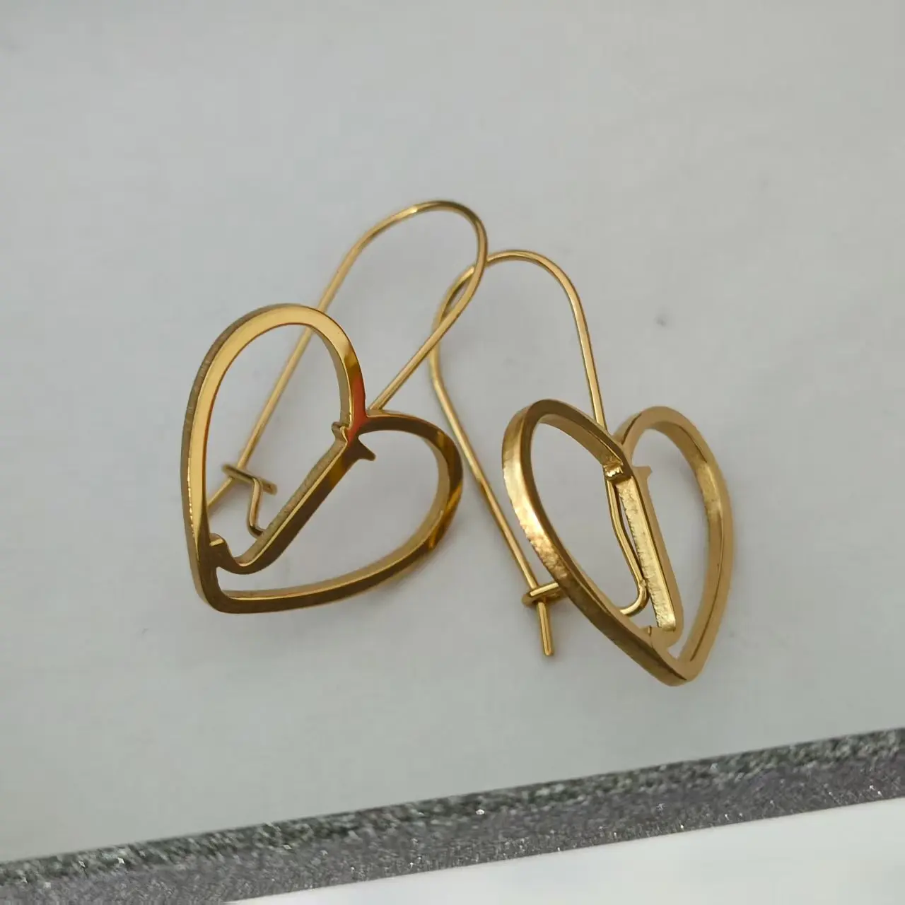 

DHQH 2025 New Wholesale Customized Single Letter Earrings Personalized Single Letter Heart Shaped Earrings Valentine's Day Gift