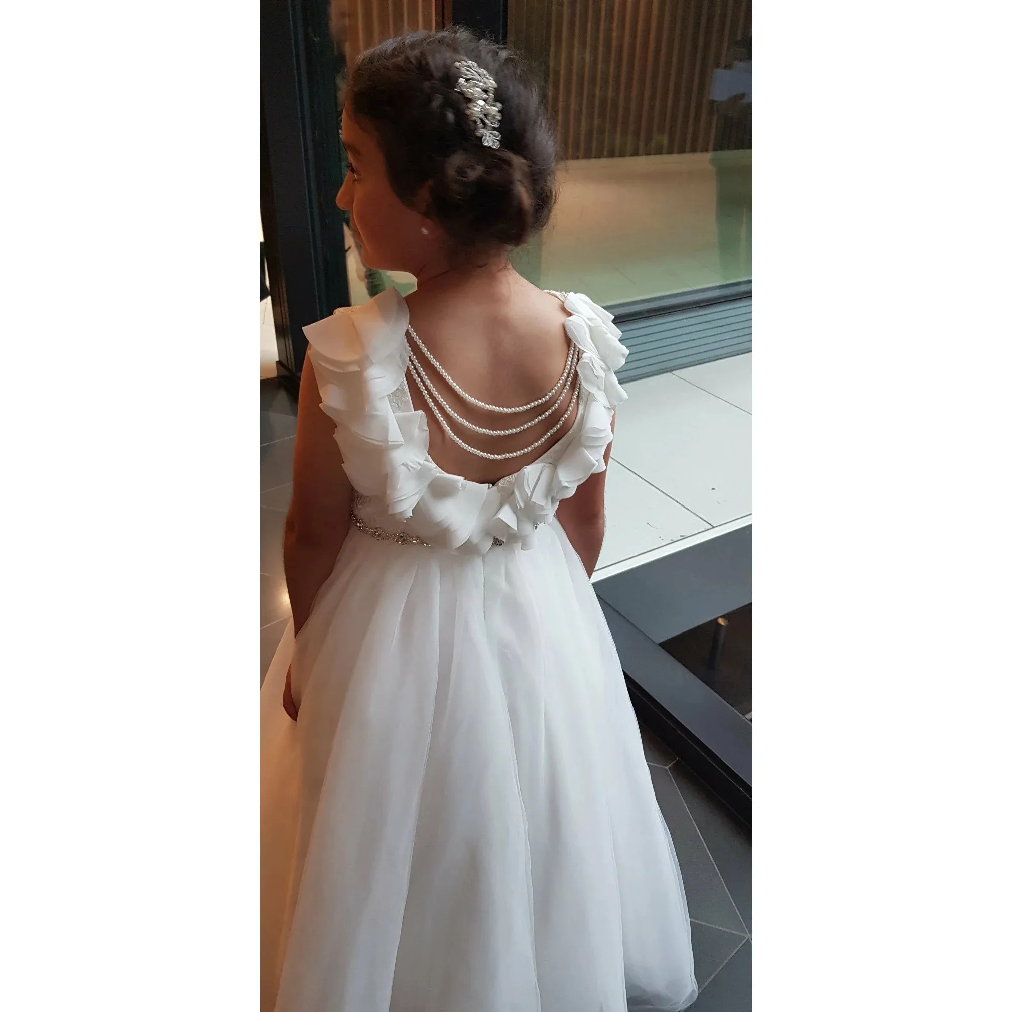 White Sleeveless Lace Tulle Flower Girl Dress With Sparkling Diamond Beads And Waisted Multi-layer Mesh A-line Skirt Communion