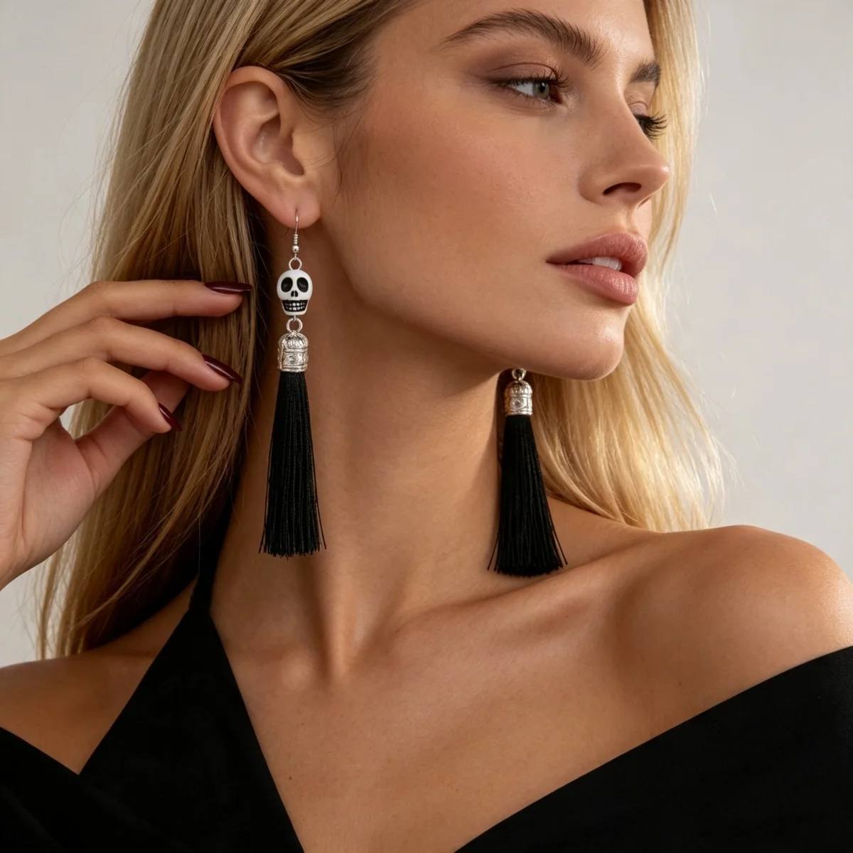 Schwarz-weiße Ohrringe mit grinsendem Totenkopf und Quasten für Damen, Gothic-Punk, dunkler Stil, Skelett-Karnevals-Ohrringe, Halloween-Schmuck – Detail 6