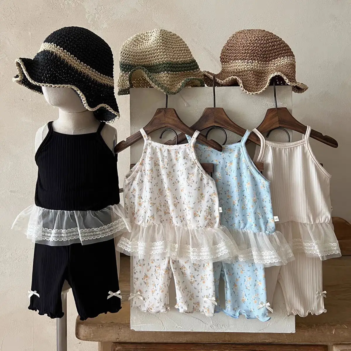 

New Korean Style Children's Clothing for Summer Girls and Babies Cute Camisole Top, Stylish Girls' Gauze Skirt Two Pieces of Top