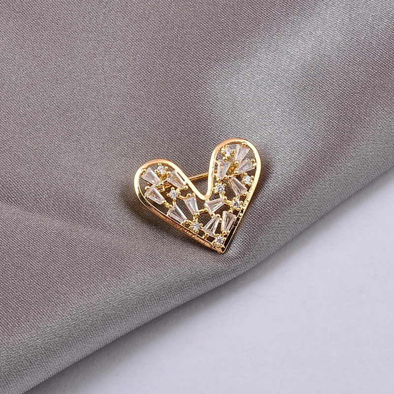 1 peça de broche de coração em - Womens Suit avaliação e preço