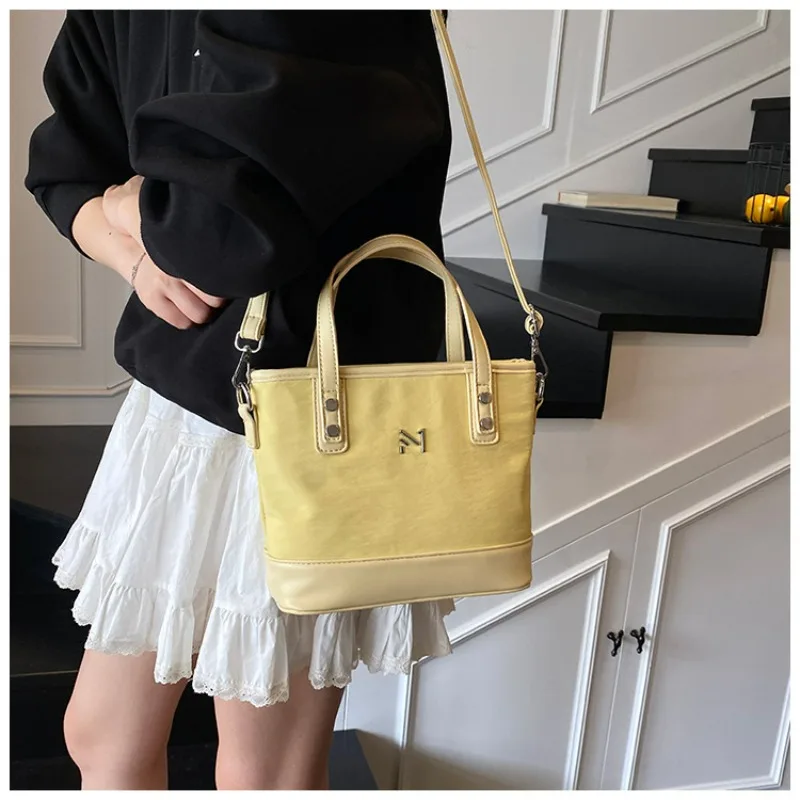 

2025 New Luxury Tote Bag for Women Large Capacity Work Bag Fashion Solid Color Shoulder Bag Versatile Office Handbag Designer