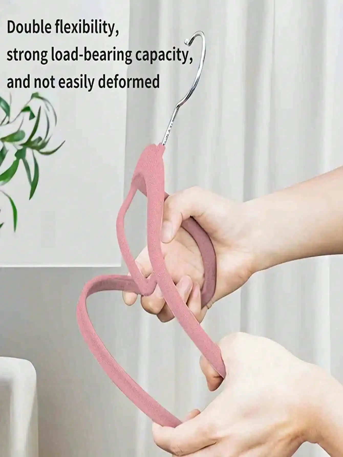 100 قطعة من الشماعات المخملية الفاخرة غير القابلة للانزلاق: سميكة موفرة للمساحة معززة للبدلات/معاطف الشتاء