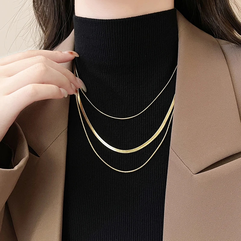 Edelstahl-Halskette in Goldfarbe mit mehrschichtiger Schlangenkette, nicht ausbleichender Schmuck für Frauen, sexy Schlüsselbeinkette-Accessoire – Detail 8