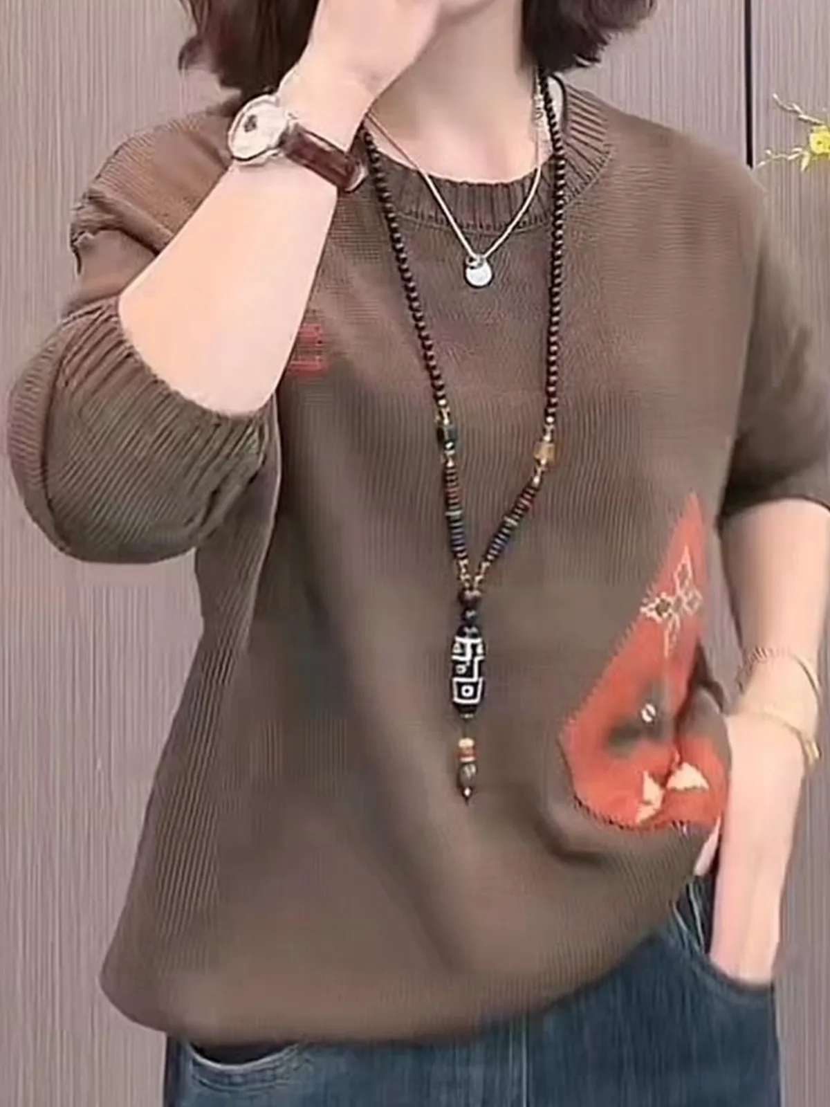 เสื้อสเวตเตอร์ถักทรงหลวมสำหรับผู้หญิง คอกลม ลายดอกไม้  สำหรับฤดูใบไม้ร่วงและฤดูหนาว  รุ่นใหม่  ช่วยให้ดูผอมลง