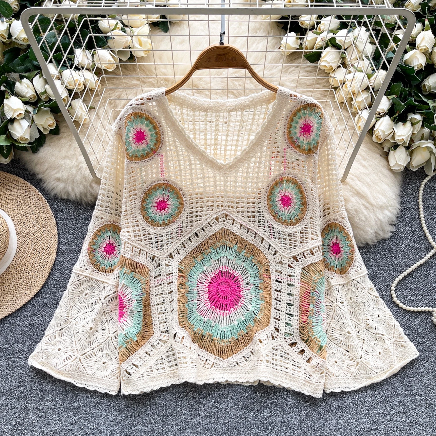 

2025 Spring/Autumn Beach Vacation Bohemian Vintage Pullover Tops Women Hollow Crochet Contrast Color Bell Sleeve Knit Tops