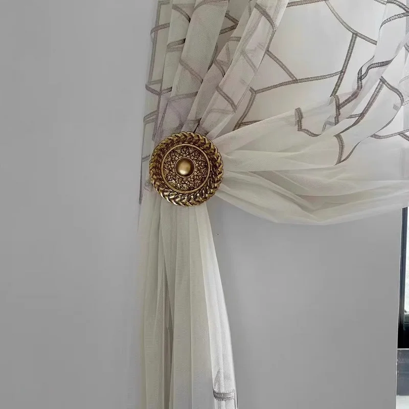 

A pair of European carved patterned curtains with large hooks, living room balcony curtains, fabric wall hooks, retro decorative