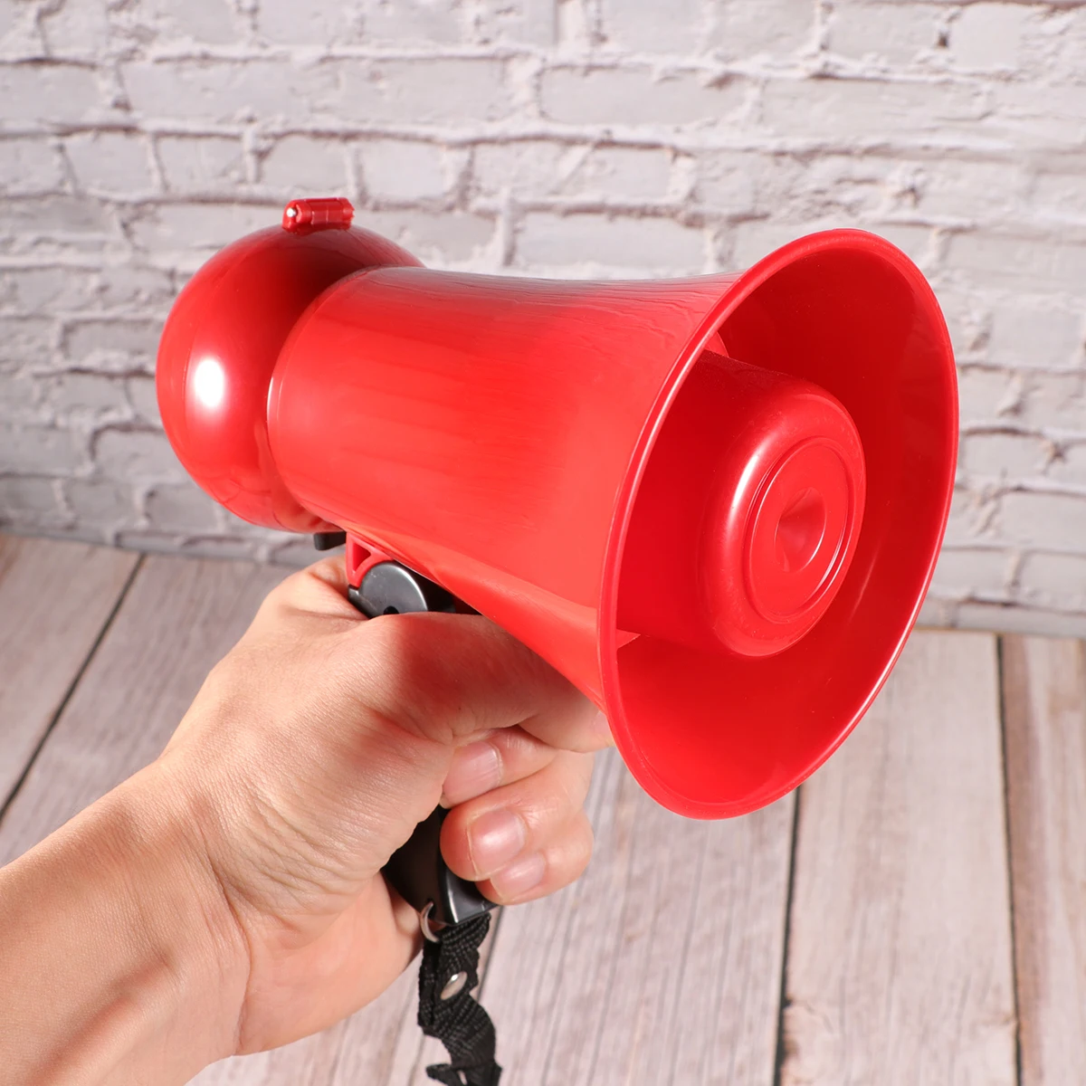 

Simulated Fire Horn Toy Police Megaphone Child Cosplay Loudspeaker Funny Kid Red