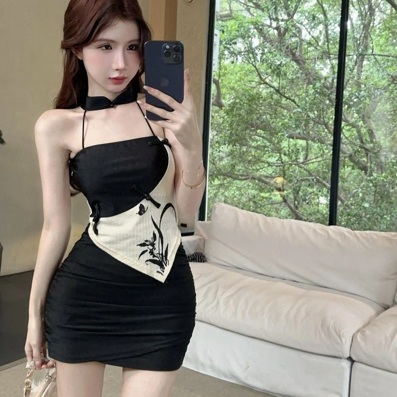 

Sexy Waist-hugging and Slimming Printed Neck Halter Dress Hip-wrapped Skirt Trendy