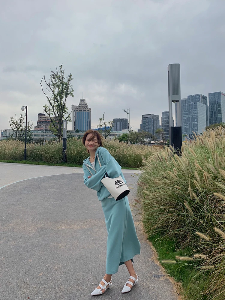 

Комплект Bluetique: осенний повседневный облегающий костюм-двойка для женщин, модный корейский свитшот с длинным рукавом и капюшоном