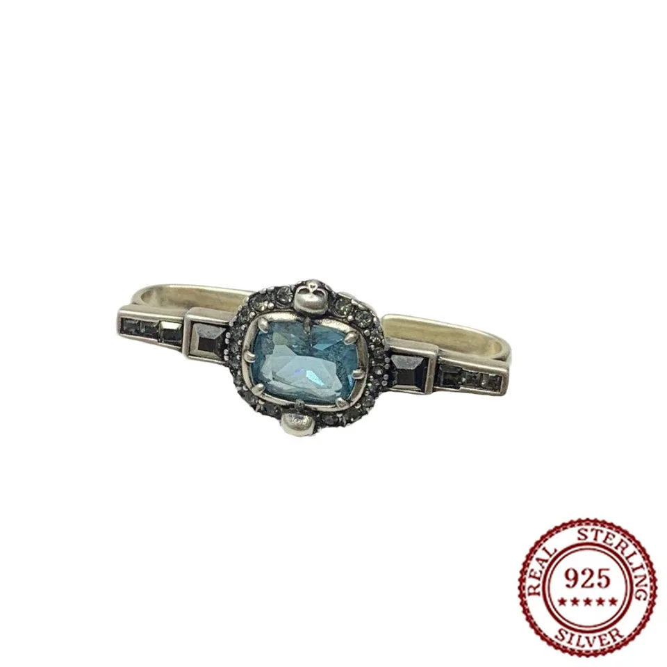

2025 New Trendy Classic Full Diamond Skull Ear Clip with Female Charm Pink Diamond Blue Diamond Earrings