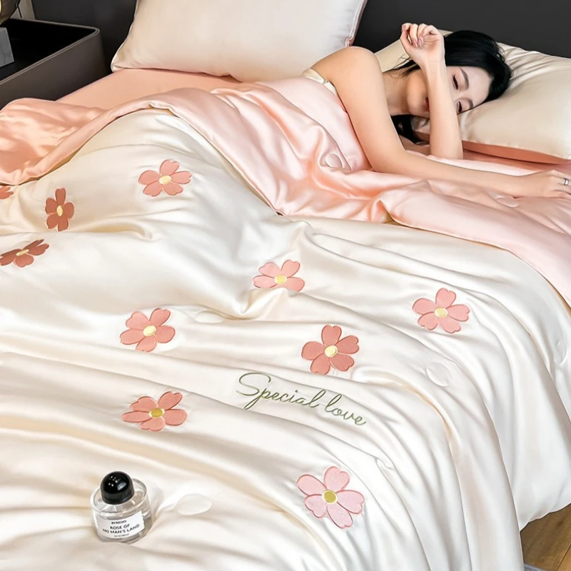 Summer Thin Quilt Skin-friendly Lightweight Air-conditioning Comforter Washable Bedspread King Queen Size Bed Soft Duvet Blanket