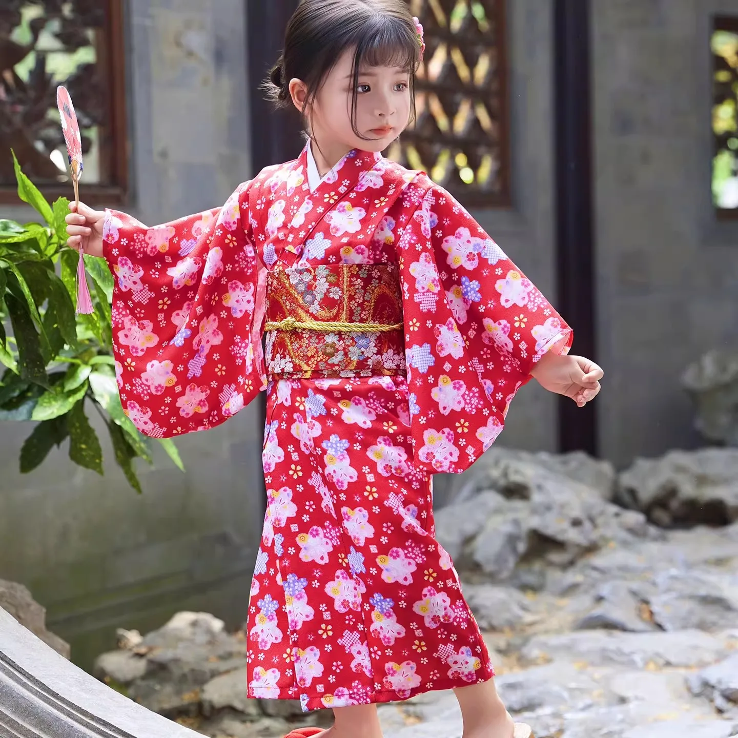 

Girls Modernized Kimono Red Color Floral Japanese Traditional Yukata for Kids Halloween Cosplay Costume Performing Dress