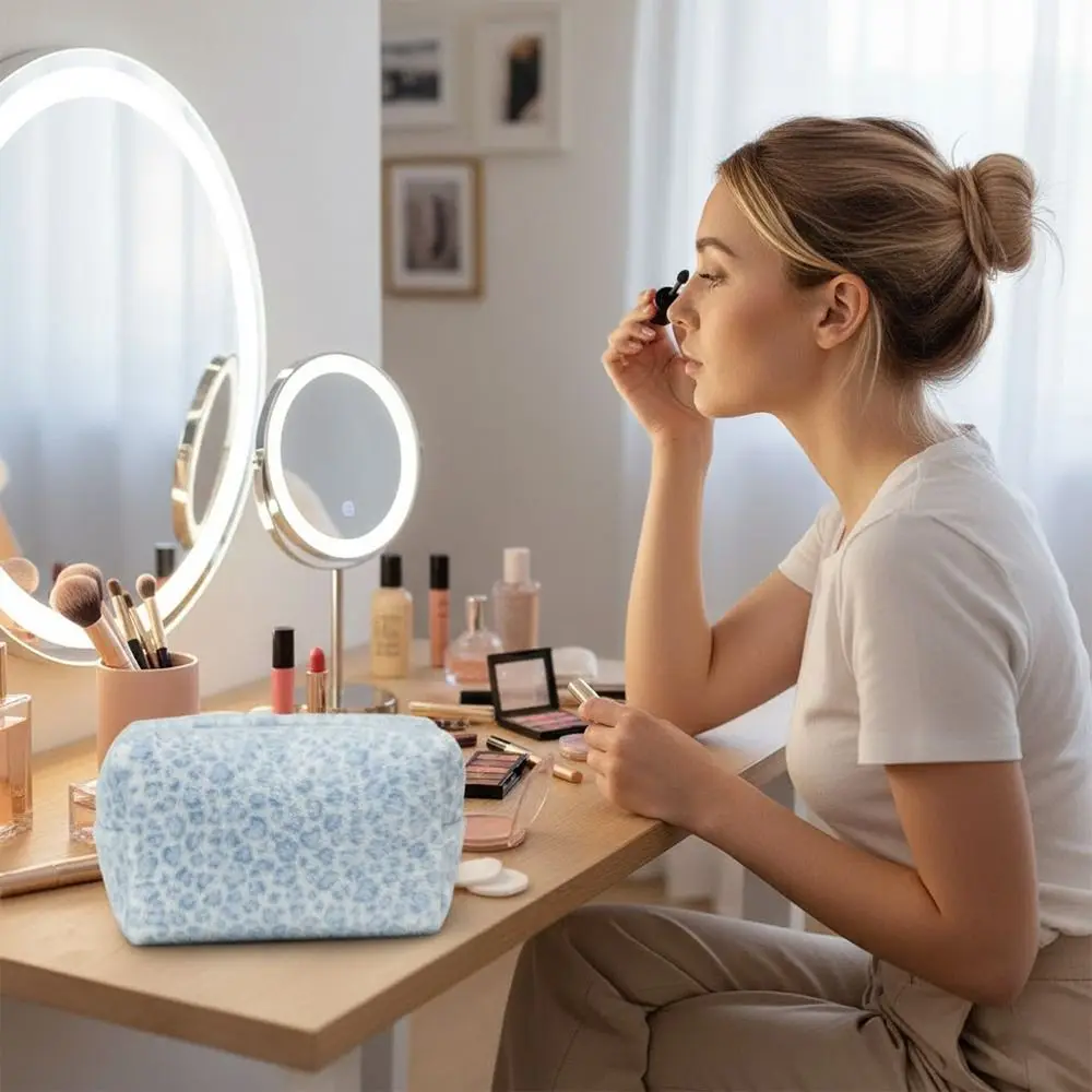 High Quality Fuzzy Makeup Bag - огляд і ціна Cosmetic Bags