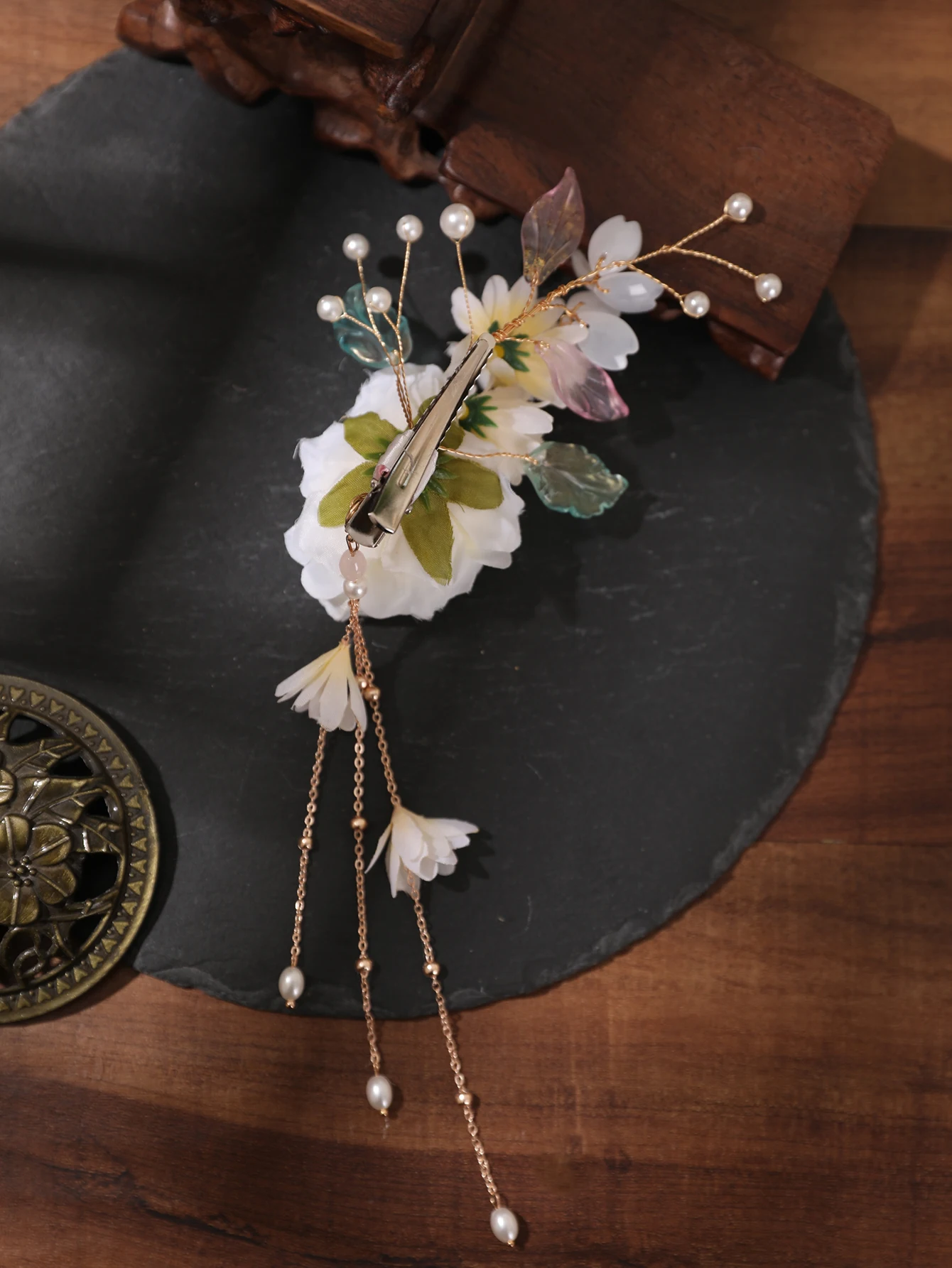 Antiker Hanfu-Haarschmuck aus Seide mit Blumen, Ätherische Perlen-Haarspange mit Quastenrand, Mädchenhafter Charme-Kopfschmuck – Detail 6