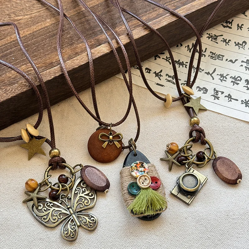 Antique Butterfly Long Collar Chains Necklace for Women Vintage Simple Metal Suspension Pendant Handmade Jewelry Retro Accessory