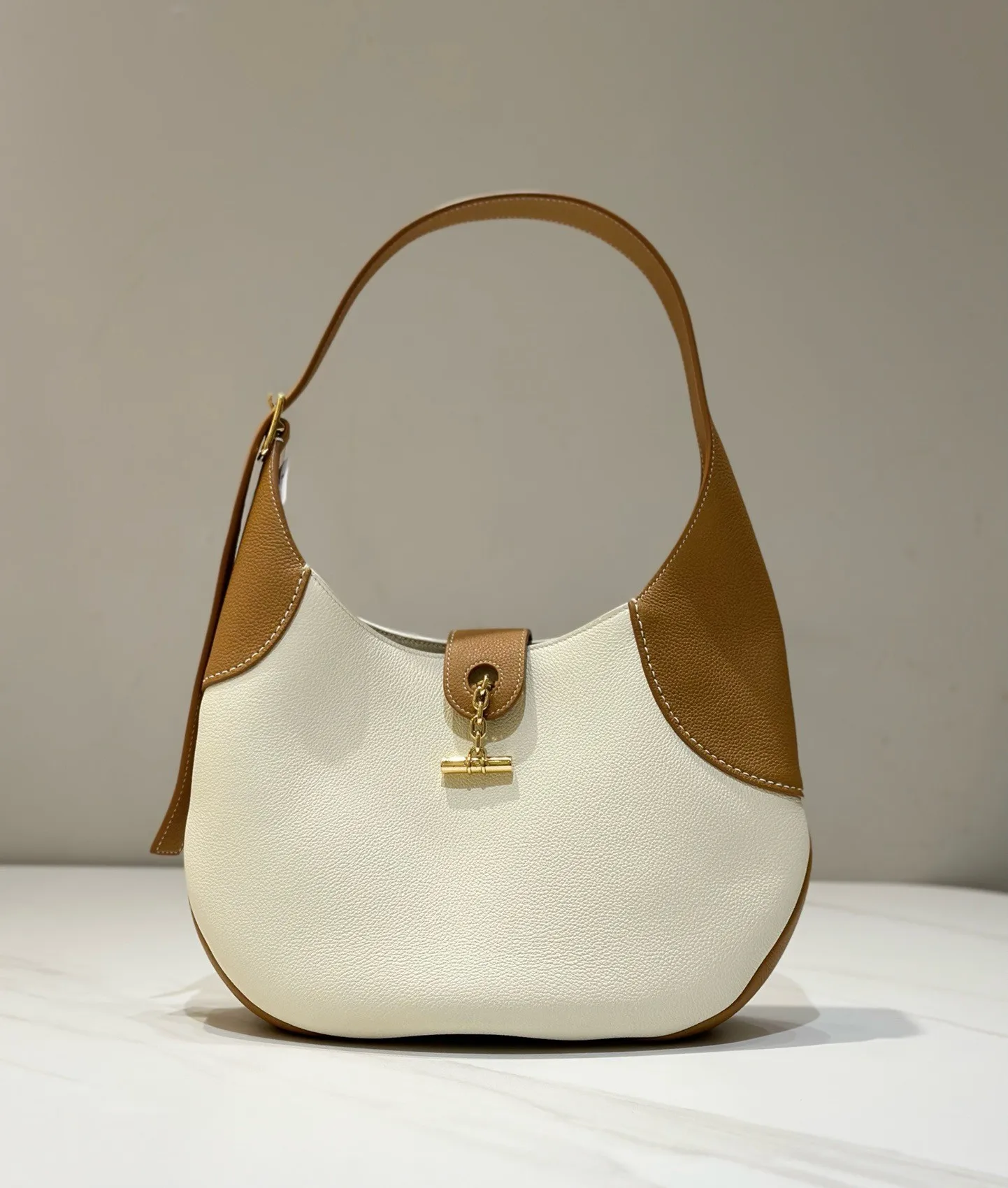 High Quality Armpit Bag Italian Imported Original Cowhide Shoulder Bag With Elegant Retro Design For Women