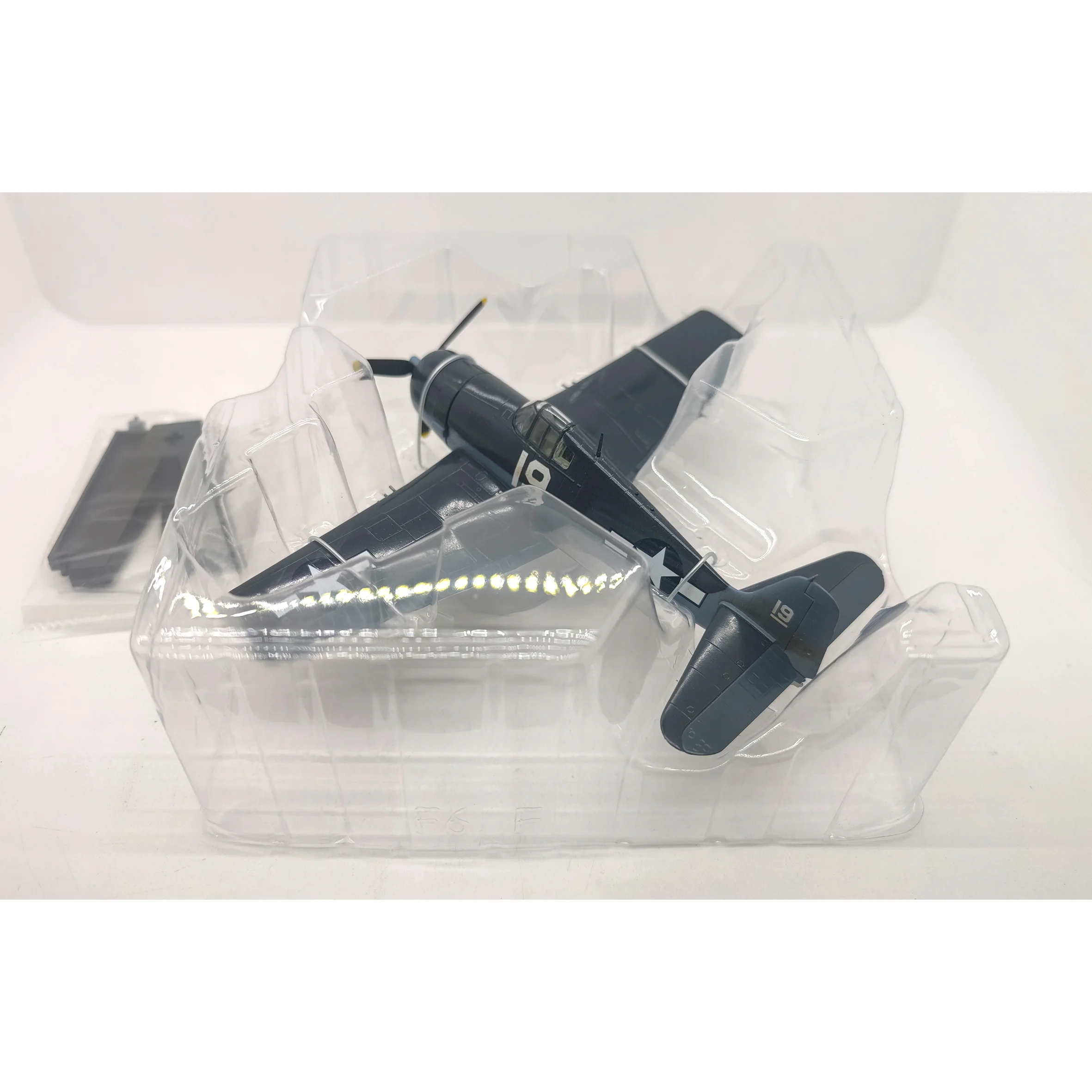 

Spot 37298 1:72 WW2 US F6F fighter model static finished model (out of print)