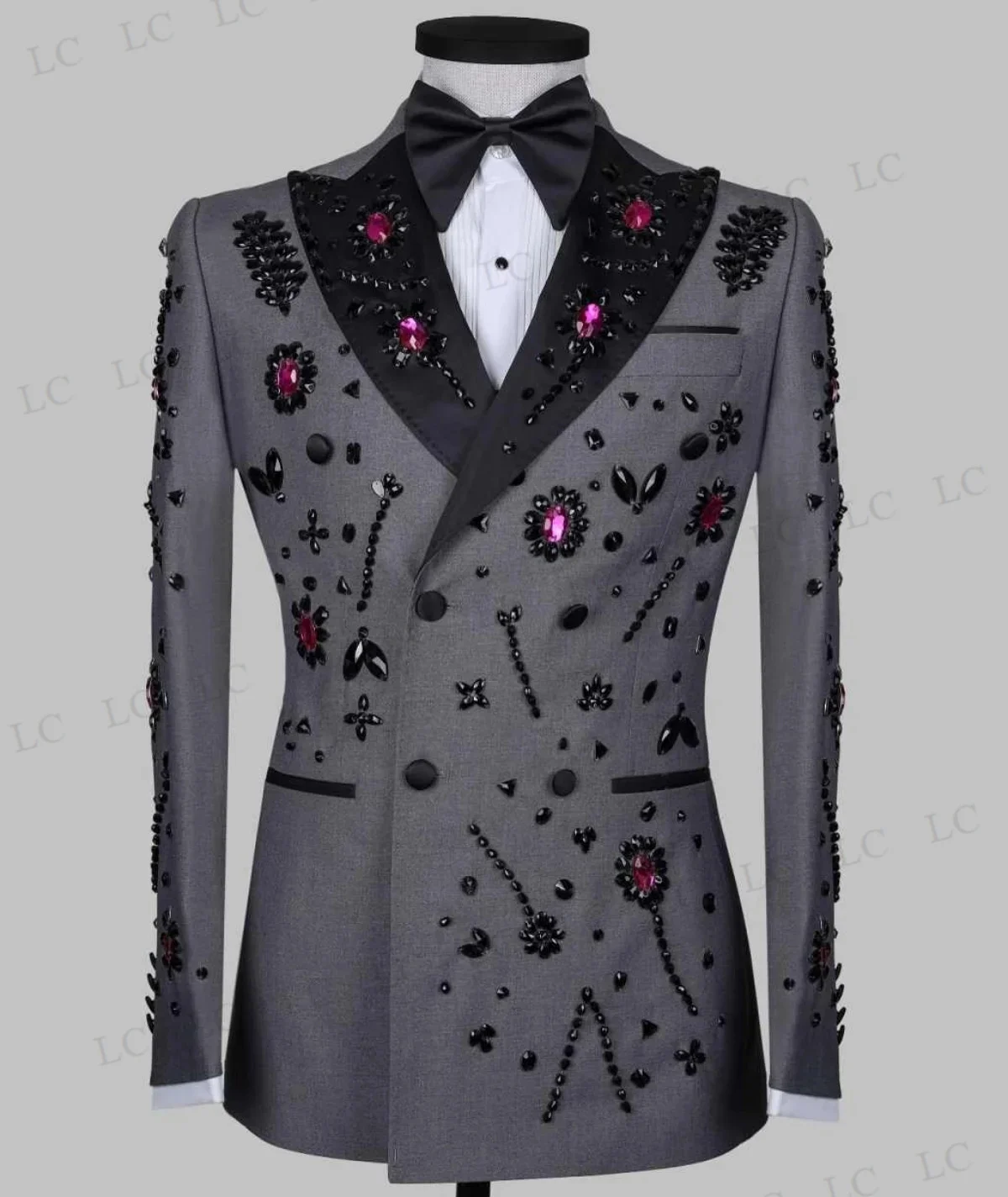 

Темно-серый 2-х предметный пиджак, брюки, мужские костюмы, пуговицы, лацкан, бриллианты, бисер, смокинг, тонкий свадебный жених, выпускной, большие размеры на заказ