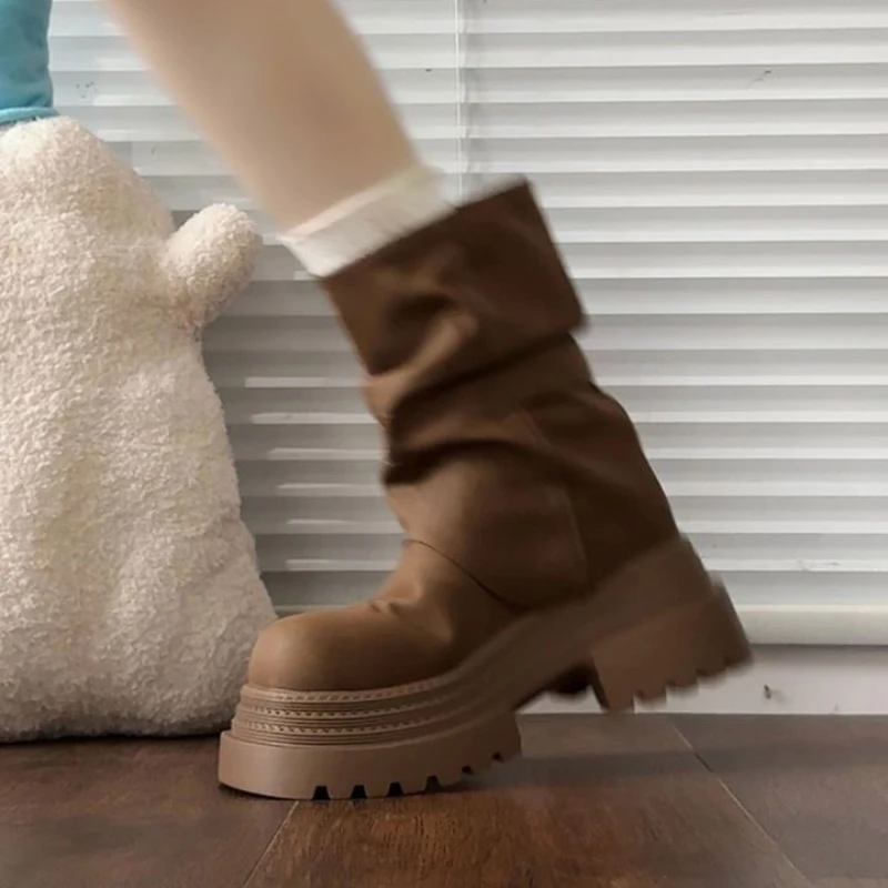 المرأة الارتفاع زيادة أحذية رعاة البقر سميكة سوليد الأوسط الأحذية بسيطة مريحة حذاء من الجلد جولة تو كعب سميك الأحذية النسائية