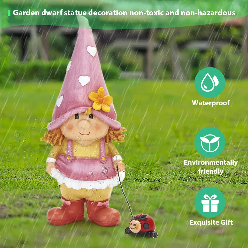 Garden Gnome Figurine with Cute Ladybug Cute Garden Sculpture Ornament Dwarf Sculpture 3D Figure Crafts for Yard Garden Balcony