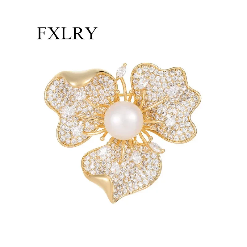 

FXLRY Elegant Micro Pave Cubic Zirconia Fresh Water Pearl Brooch Jewelry For Women