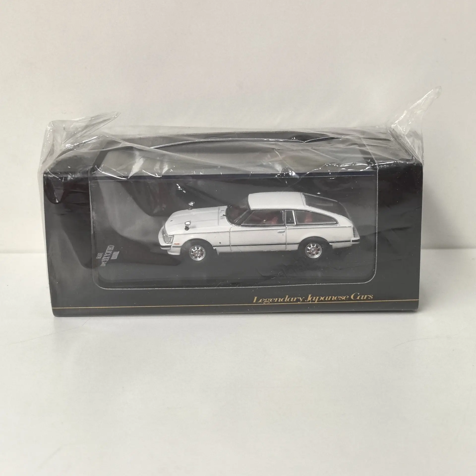 

Масштабная модель автомобиля Diecast DEA 1/64 XX A40 1978 из сплава