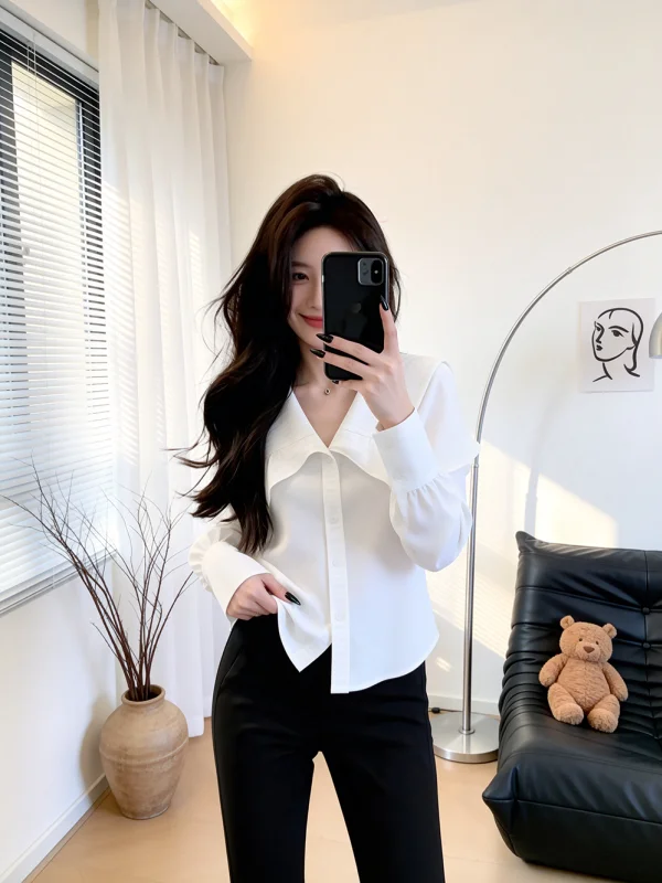 

Elegant White V-neck Shirt Women's Fashionable Design Spring Summer New Arrival Slimming Effect Long Sleeve Commute Style