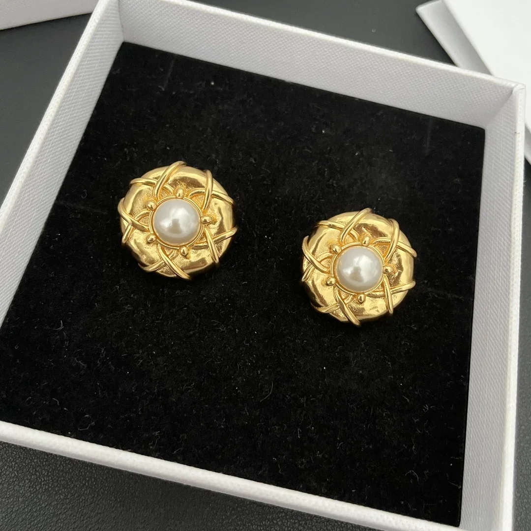 

Europe Vintage Gold Round Pearl Earrings Ear Clip Women Luxury Jewelry Trend