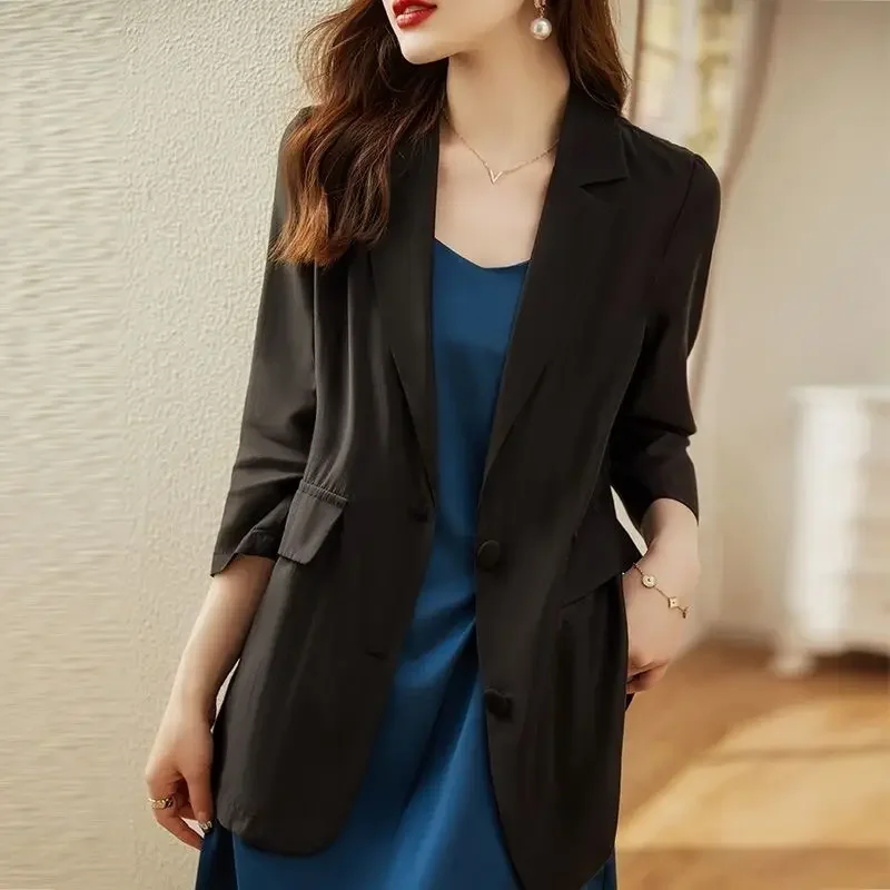 Blazer ผู้หญิง Leisure Solid Jacket ฤดูร้อนการตัดเย็บ Chic และ Elegant เสื้อเยาวชนนําแนวโน้ม 2025 ใหม่ในเสื้อสําหรับสตรี