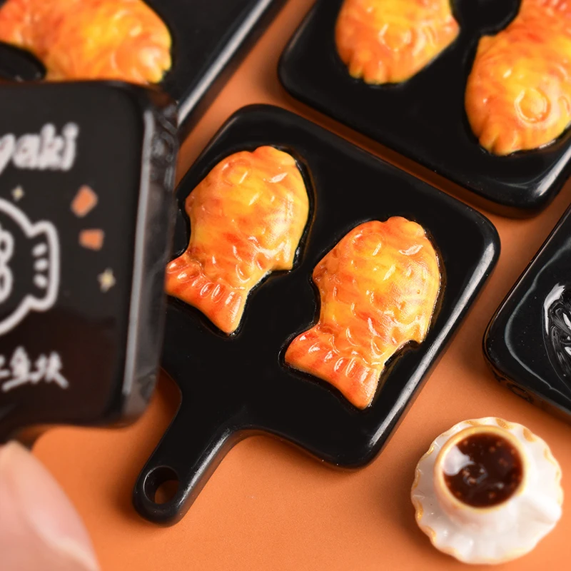ドールハウス用ミニチュア食品「煮込み鯛型」1セット。たい焼き型＆煮込み鯛型ドールハウスおもちゃセット