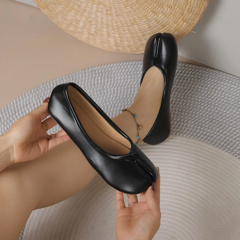 

Slip-On Ballet Shoes Comfortable Casual Daily Wear Flat Shoes for Ladies 2026 New Women's Split-Toe Tabi Flats Soft Leather