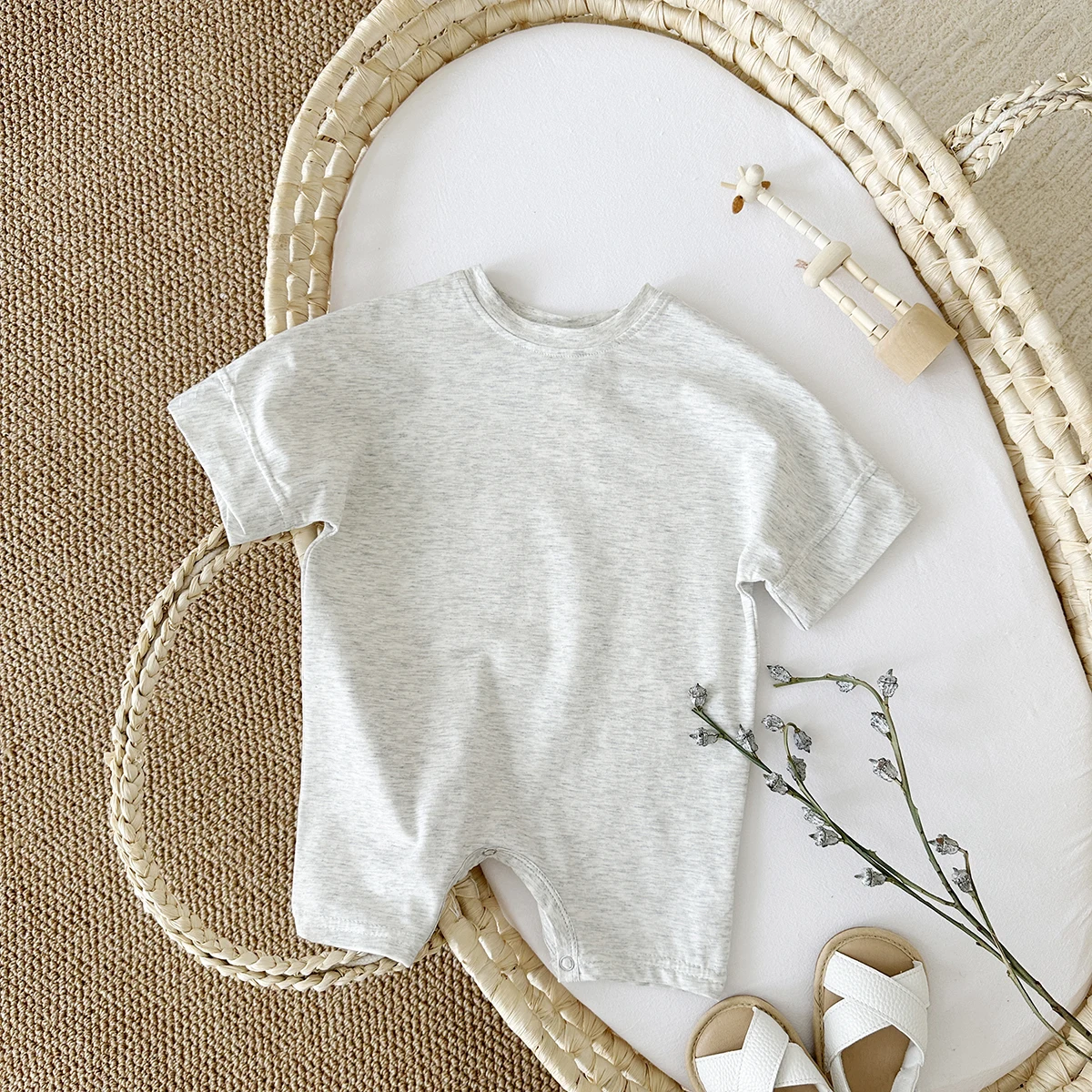 Newborn 2024 Baby Bodysuit Summer Cotton Rompers Solid Color Simple Short Sleeved Boys Girls 0-4Y Casual Clothing