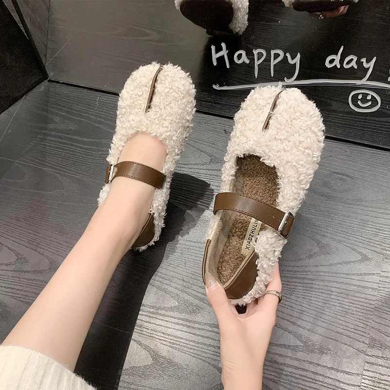 Okrągłe palce Casual Woman Shoe Autumn Loafers Fur Shallow Mouth Boat New Fall Moccasin Flock Buckle Strap Leisure Rubber Solid Mary