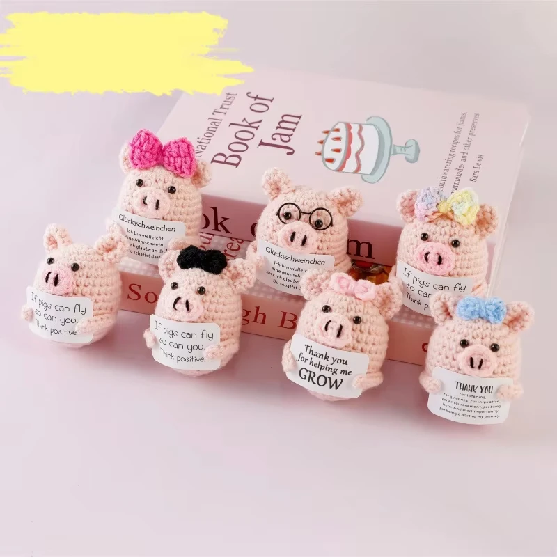 1pcs Funny Crochet Emotional Support Pig Doll With Card Desktop Ornament Handmade Knitted Pig Dolls Gifts Home Decoration