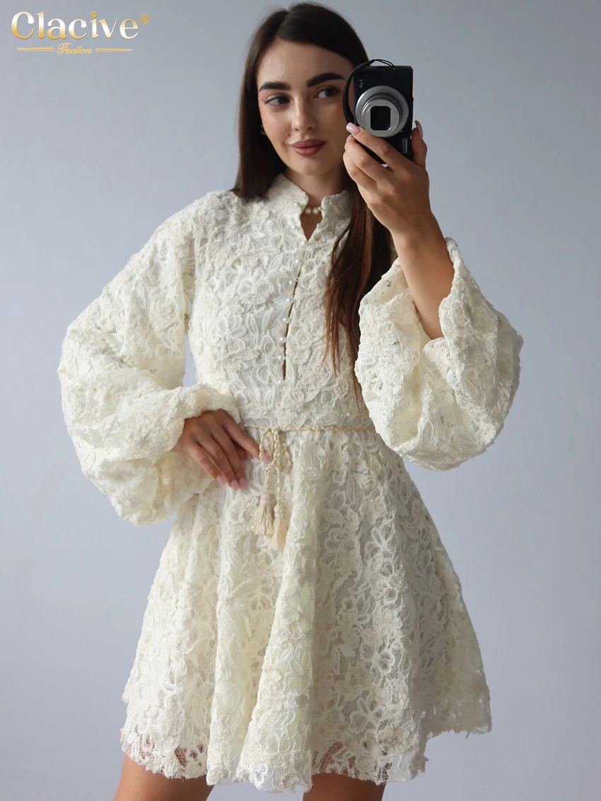 ชุดเดรสผู้หญิงทรงหลวมสีแอพริคอต แบรนด์ Clacive รุ่นแฟชั่นปี 2026 คอลเลคชั่นฤดูใบไม้ผลิ คอตั้ง แขนพอง ทรงมินิเดรส ดีไซน์หรูหรา คลาสสิก จับจีบ