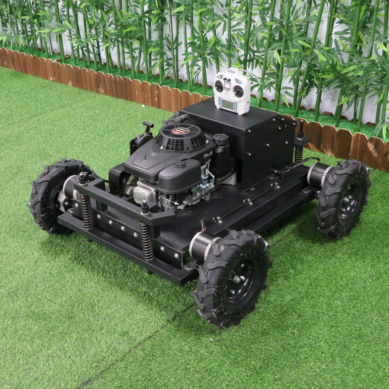 Customized Cutting Width of 550mm Lawn Mower, Powerful & Durable Remote Lawn Mower, 500m Remote Control Distance Lawn Mower