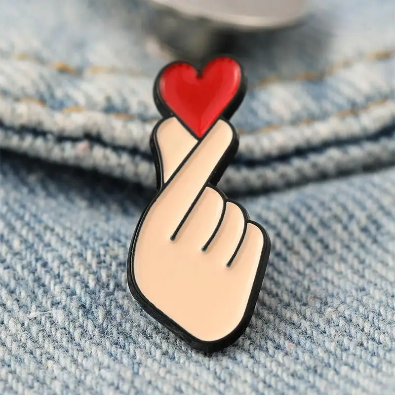 Hand Heart Gesture Enamel Pins Custom Sign Language Brooches Lapel Badges Jewelry Gift For Lover