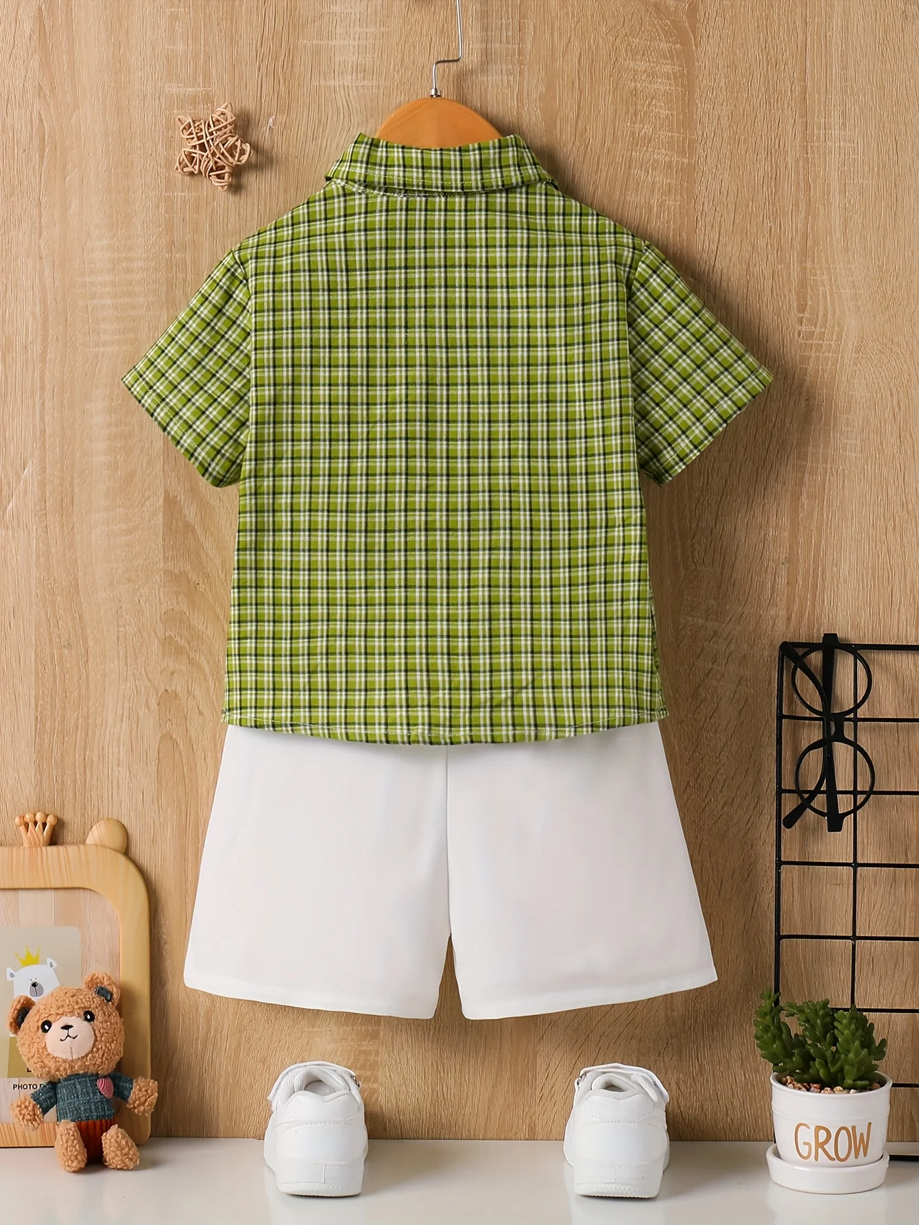 Boys' fashion checkered single breasted short sleeved shirt+casual shorts set for spring andsummer outdoor two-piece set