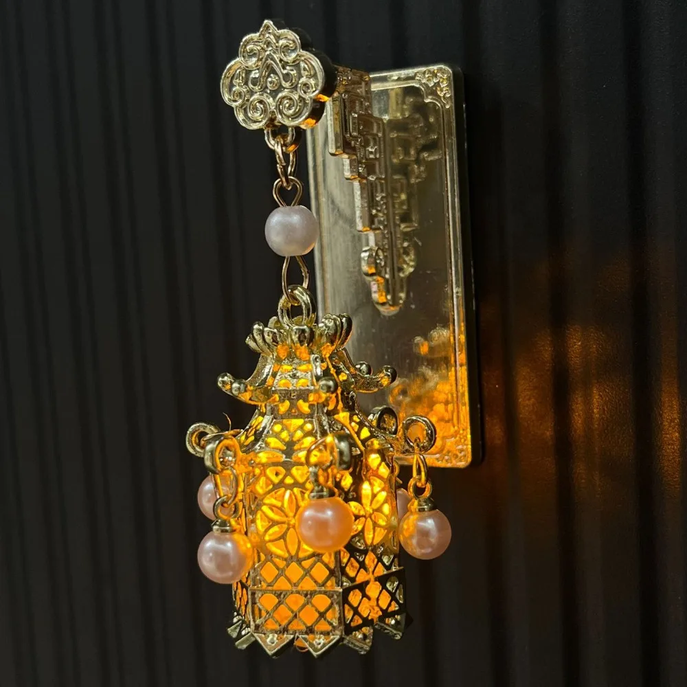 3D Glowing Lantern Fridge Magnet Retro Openwork Design Chinese Architecture Fridge Magnet Gold LED Light