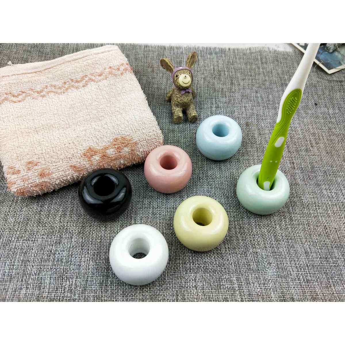 

2Pcs Ceramics Toothbrush Holder Minimalist Style Moisture Resistant Non Slip Base Keeps Brush Dry in Damp Bathroom Light Green