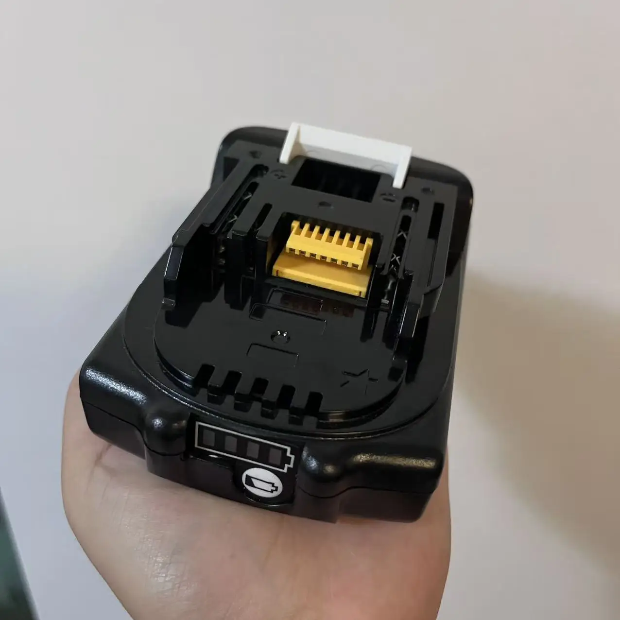 

18V 6.0Ah Rechargeable 100% Original Makita 3.0Ah Battery ,For Makita BL1840B BL1850 battery Suitable for Pastoral Tool DTW700