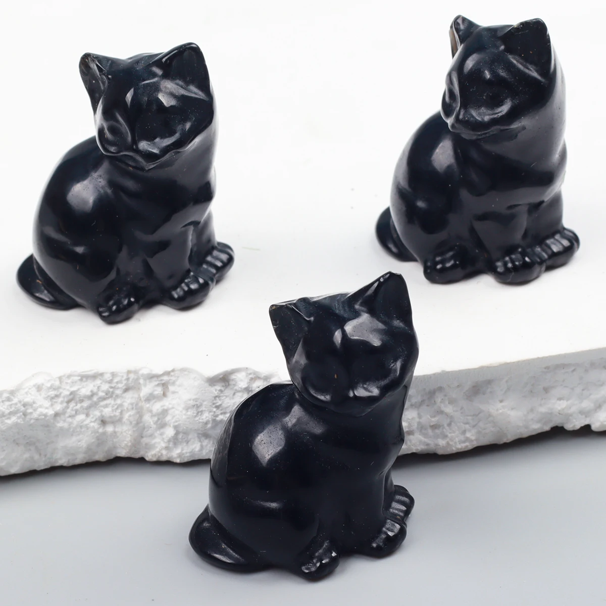 Mini gatito de obsidiana tallado a mano, animal de piedra natural, estatuilla de gato de piedras preciosas, artesanía de cristal, chakras, decoración del jardín del hogar, 1,5"