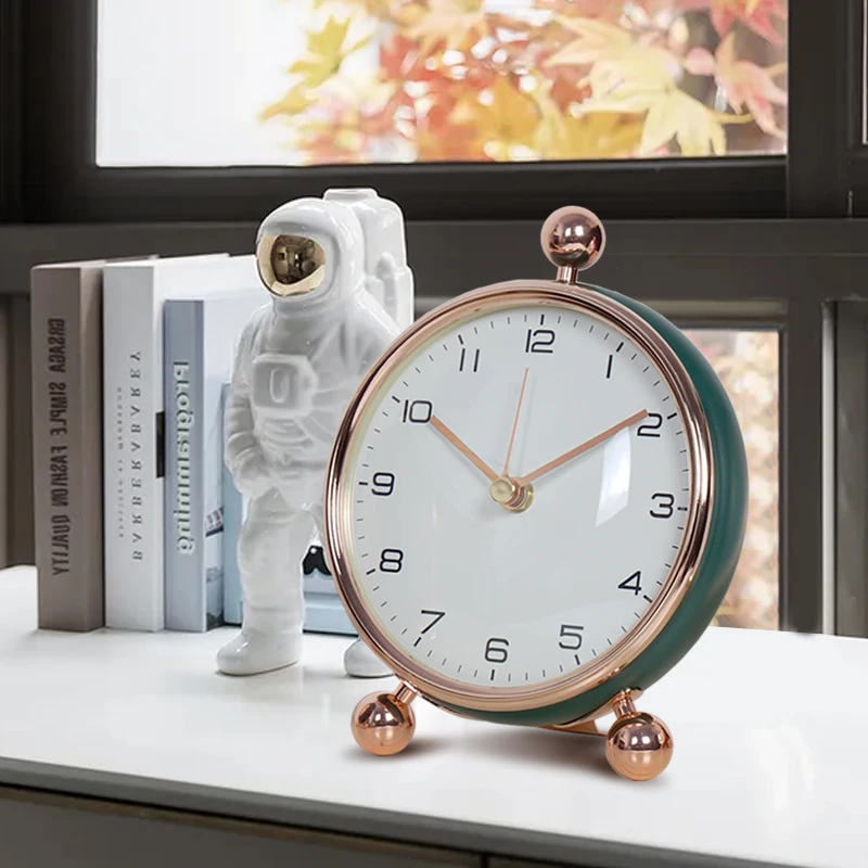 1PC European simple pointer table clock Desktop creative metal desk clock living room decoration silent quartz clock