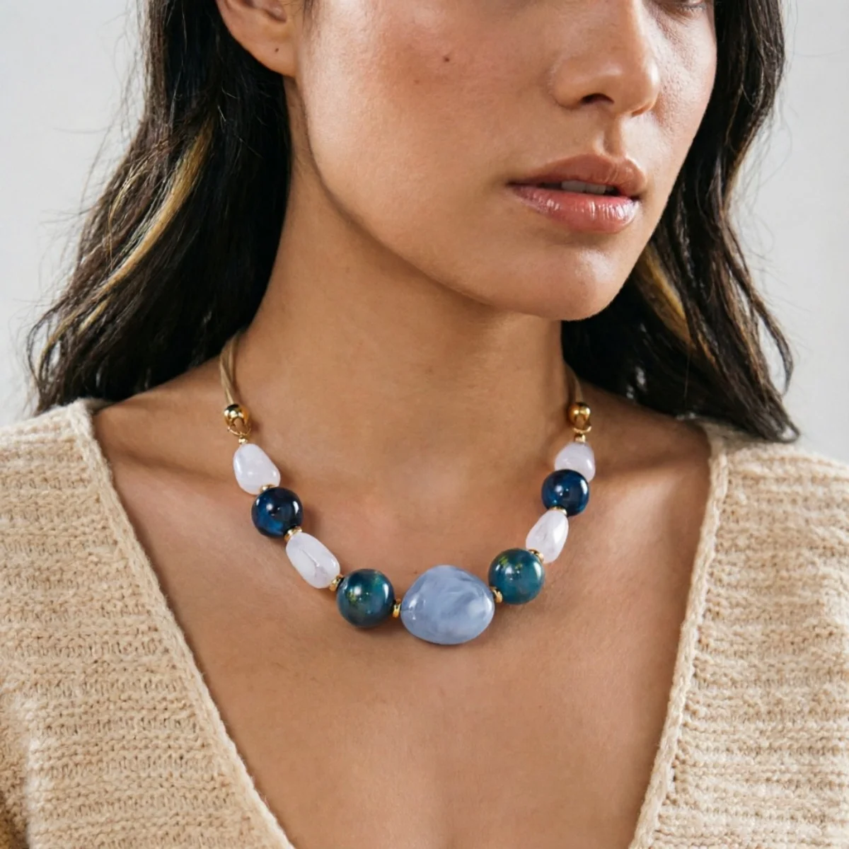 Ins Vintage Mehrfarbige Unregelmäßige Acrylperlen-Halskette für Damen und Herren, Handgefertigte Samtkette, Harzperlen-Choker, Ästhetischer Schmuck – Detail 16