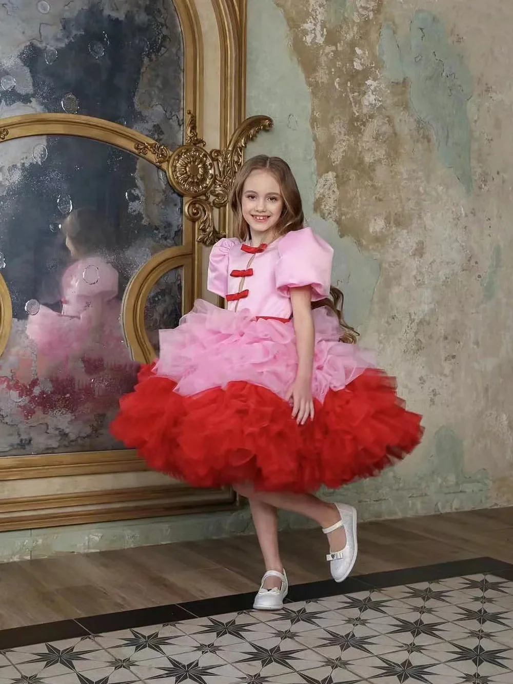 Meisjes baljurk van gelaagde tule met pofmouwen en strikriem Elegant ontwerp voor formele evenementen Bruiloften Bloemenmeisje Avond Verjaardag P