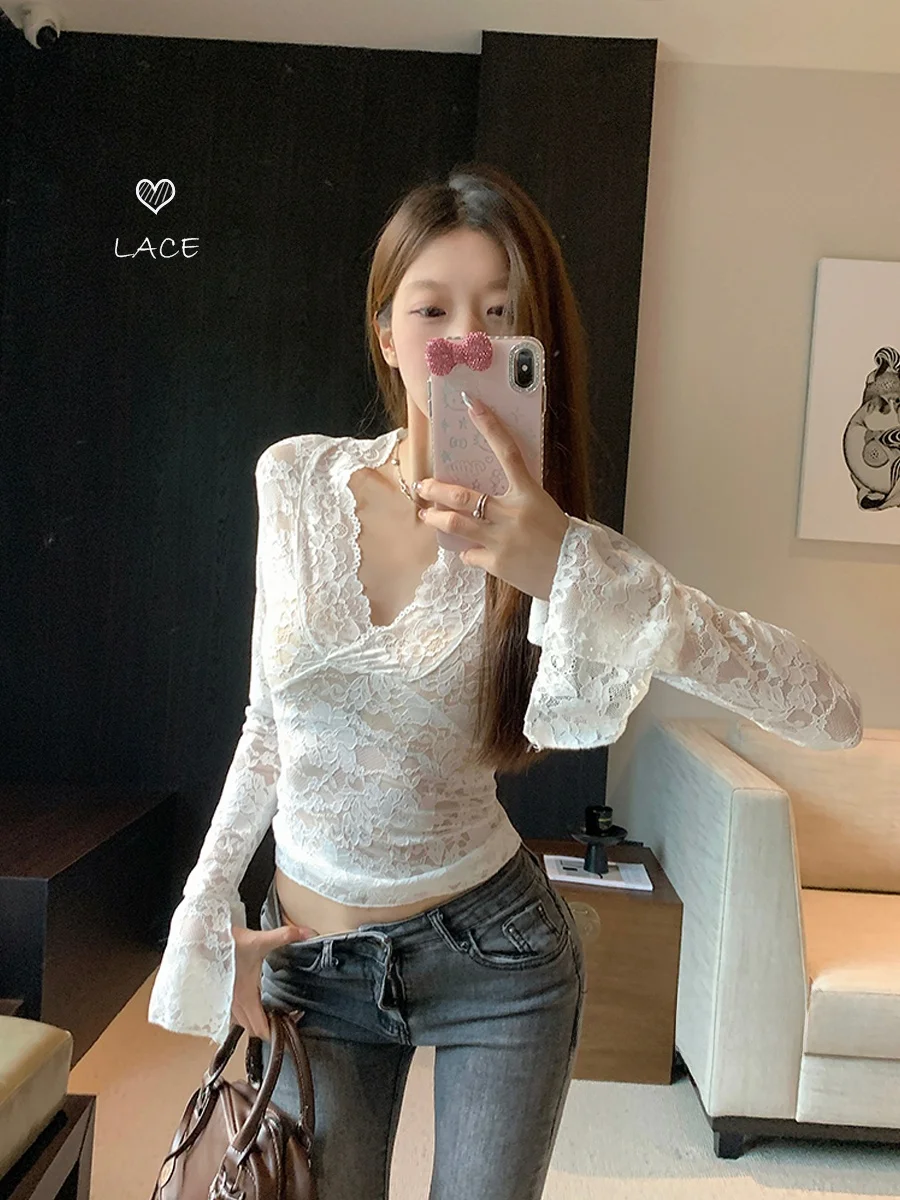 

White Sexy Lace Long Sleeve V-Neck Slim Fit Base Shirt Women Summer Inner Wear Top Bell Sleeve Pure Color Shirt for Young Women