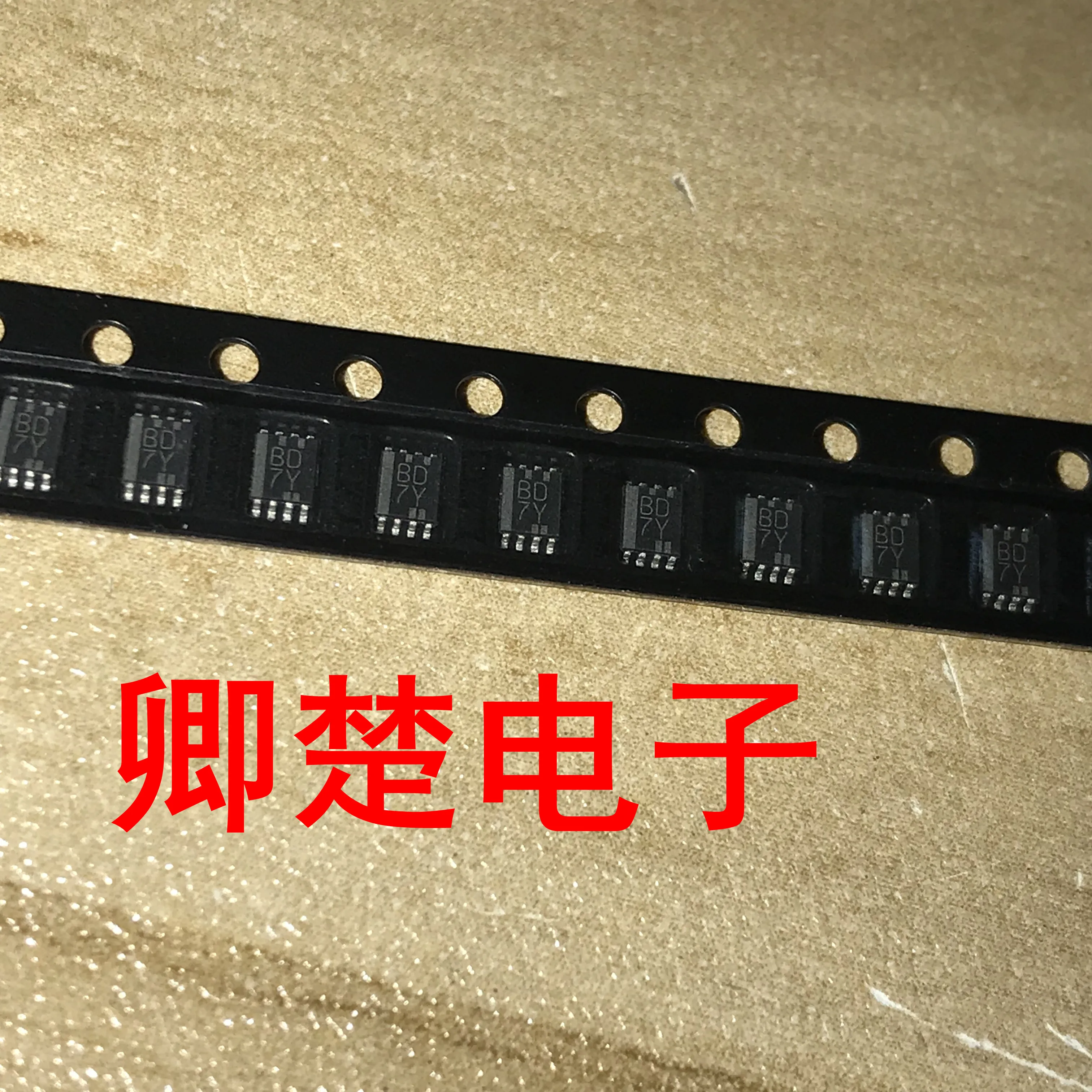 

30 шт. Оригинальный Новый PCA9306DCUR 8-VSSOP