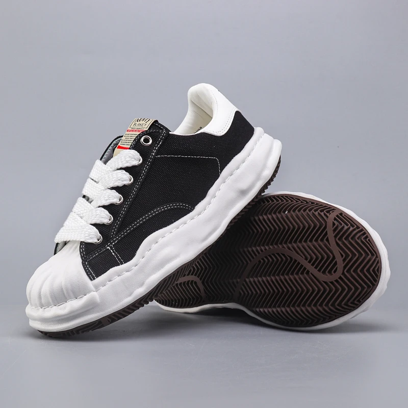 Thick soled raised shell casual shoes are fashionable, stable, simple, comfortable, and have a good appearance